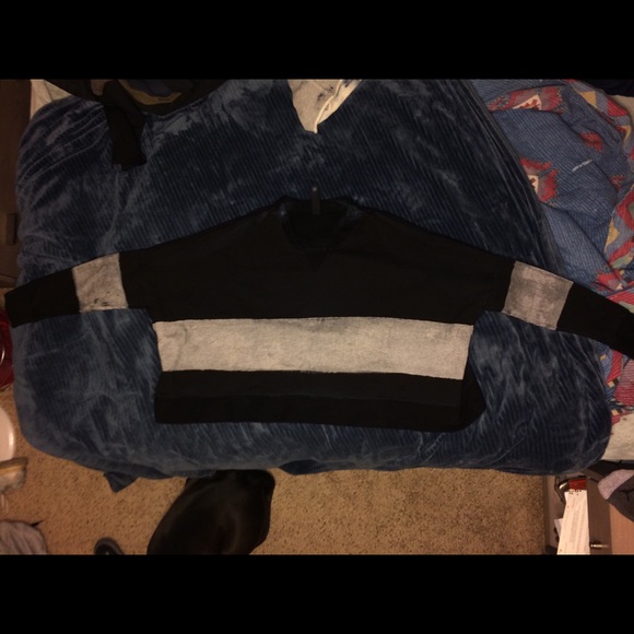 Gilda Midani crop top sweater - Picture 5 of 7